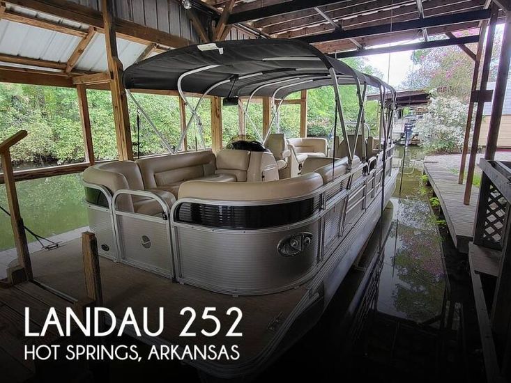 2017 Bimini 252 island breeze