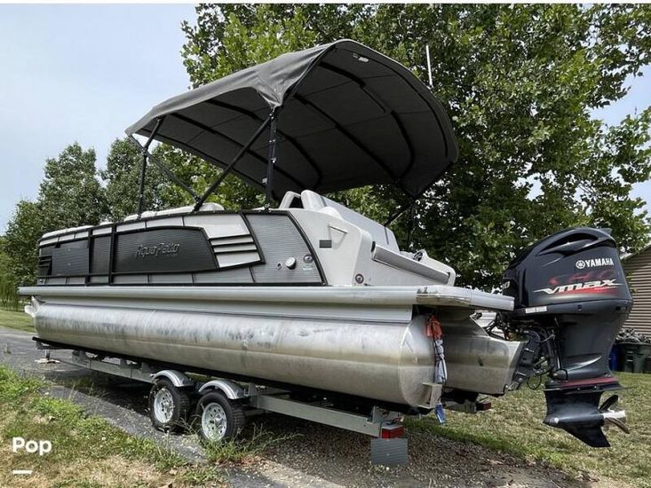 2017 Bimini aqua patio 255 sbc