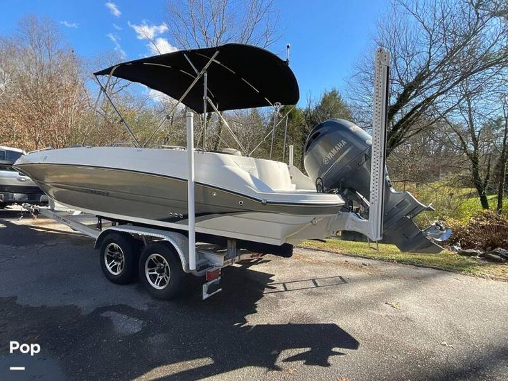 2016 Stingray 212 sc