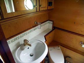 Basin Loo