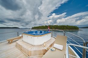 3RD DECK JACUZZI/New just taken and received 11/6/2020