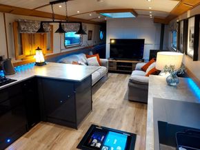 Collingwood Wide Beam 60  - Saloon