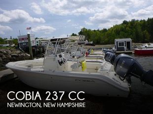 2022 Cobia 237 CC