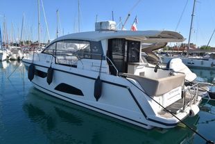 2016 Sealine International C330