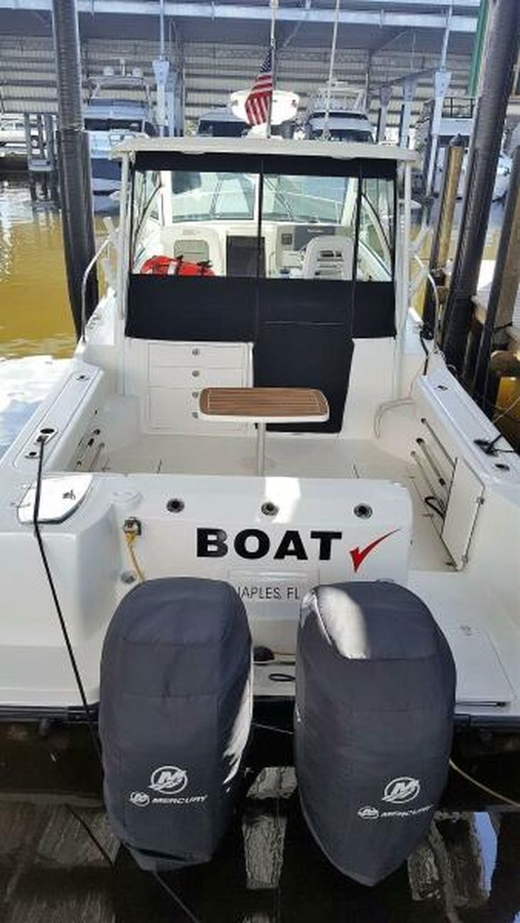2014 Boston Whaler 315 conquest