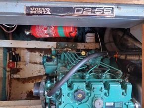 Roamer 36 Bermudan Ketch - Engine