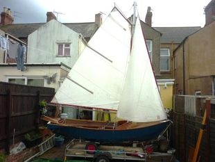 13ft 10 x 5ft wooden dinghy in Exmouth,