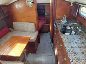 Island Plastics IP 24  - Cabin 