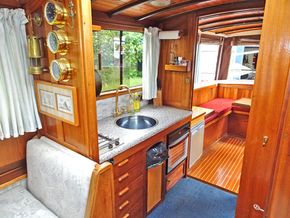 Klassiek Motorjacht 13.80, ex Barkasse