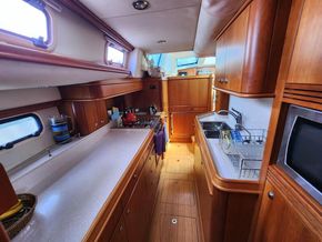 Discovery 55  - Galley