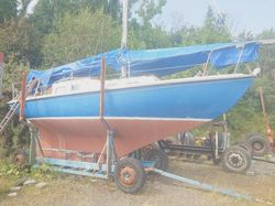 HALCYON 27 sailing cruiser, easily handled