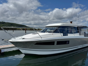 Jeanneau NC9 w/ Volvo Penta D4-260 Diesel
