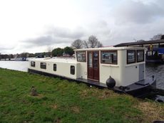 52x11 Wide beam with wheelhouse built 2009 by Maurice Hirst