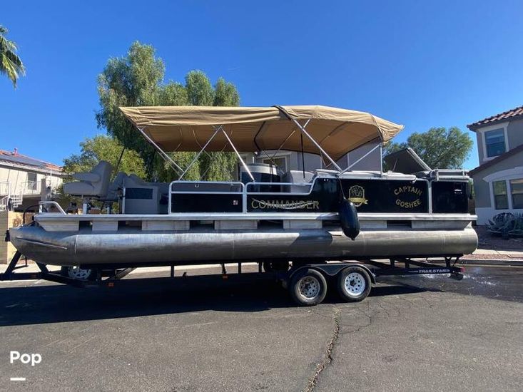 1997 Sun Tracker 27 party barge