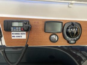 VHF, Rear Camera, Compass