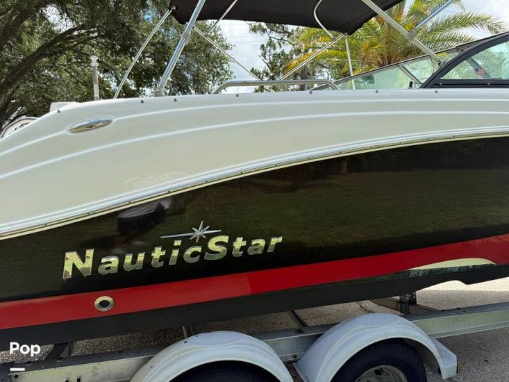 2016 NauticStar 223 DC Sport Deck