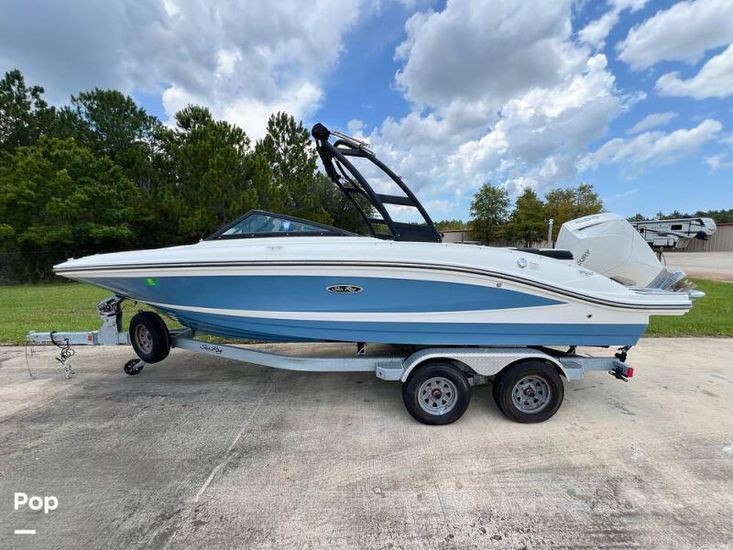 2021 Sea Ray 210 spx