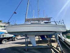 1986 Laser 28