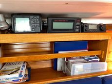 1998 J Boats 32