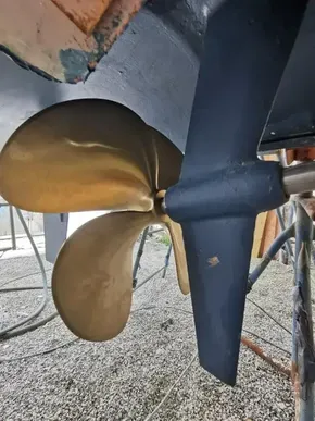 Close-up of a 2015 Leopard 51 Powercat propeller and rudder.