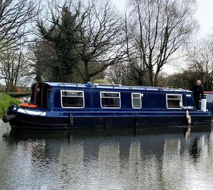 Sapphire- 32ft 1992 Mill Steel 4 berth cruiser stern narrowboat.