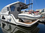 2018 Sealine C330
