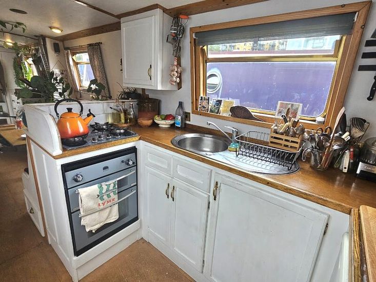 2006 57ft narrowboat w C. London mooring
