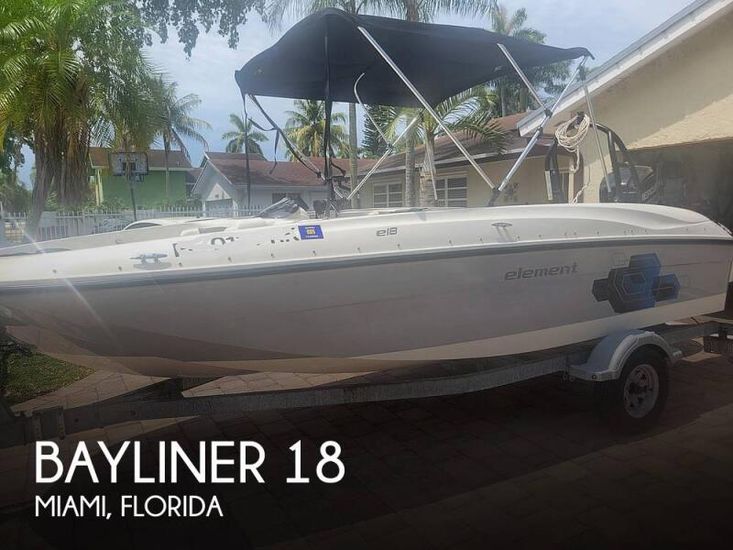 2017 Bayliner element e18