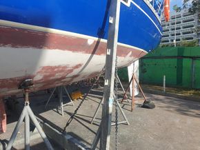 Hull & GRP in excellent condition with no osmosis or damage