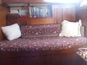 settee berth starboard