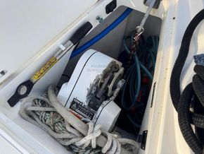 Moody 38  - Windlass