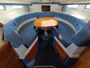 Sealine 290 Ambassador  - Saloon