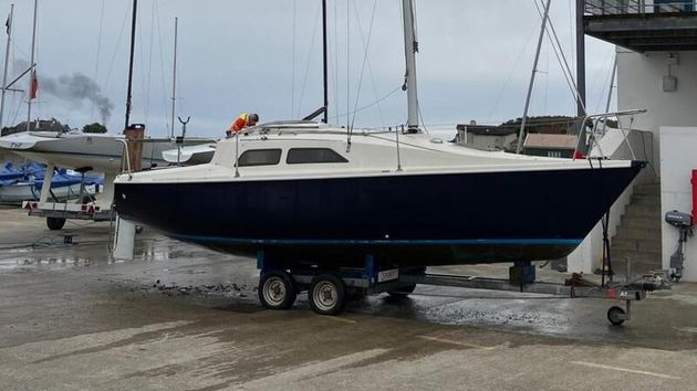 HUNTER DELTA 25- LIFTING KEEL great value  &pound;3750