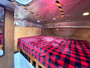 Front double bed cabin