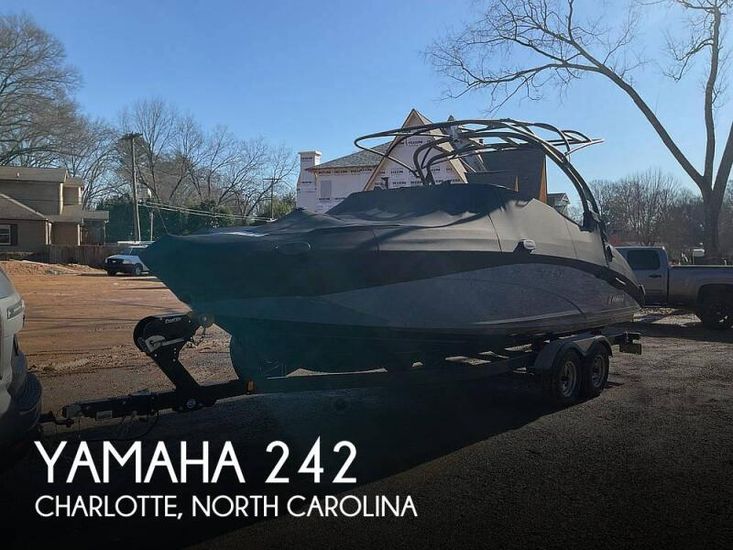 2018 Yamaha 242 limited