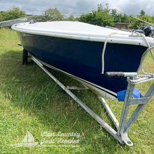 Wayfarer Hartley Boat – Great for Training or Family Cruising
