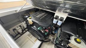 2017 Sealine C330 33