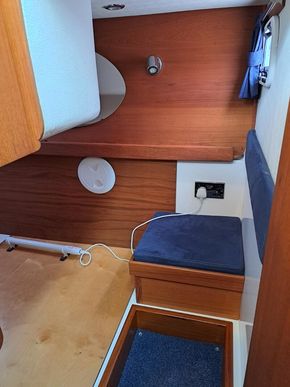 Aft cabin seat
