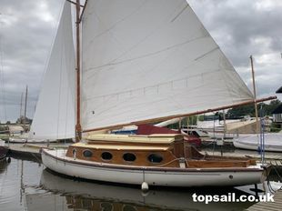 1997 Herbert Woods Lady 32 River Cruiser Class #341 (GRP Hull)