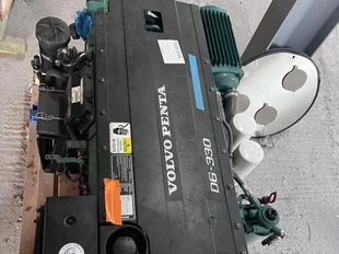 Volvo Penta D6-330HP 2x engines