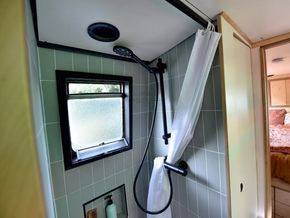 Narrowboat 40ft Cruiser Stern  - Heads