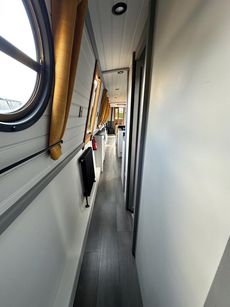 Stunning 57' Narrowboat (refitted)