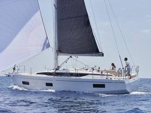 2025 Bavaria C38