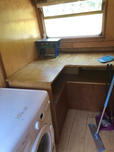 57ft x 10ft Wide Beam houseboat