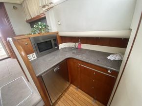 Fairline Phantom 38  - Galley