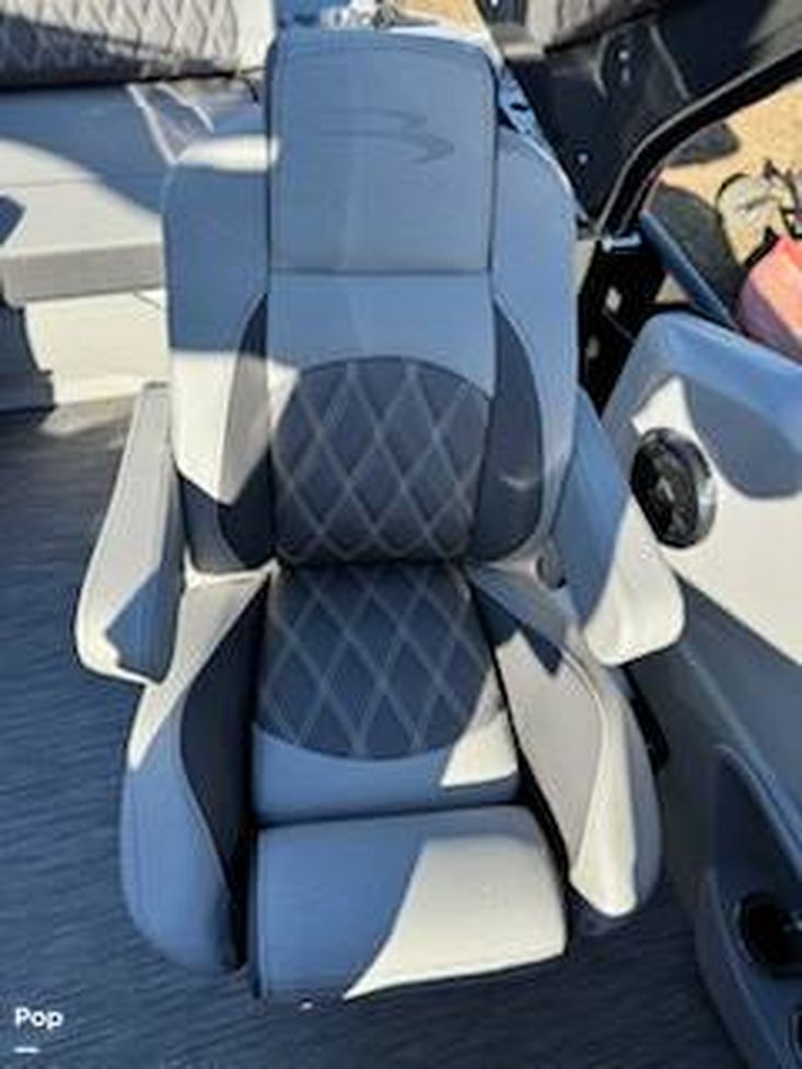 2022 Bennington 25 qx