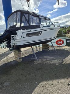 Jeanneau merryfisher 695 year 2021 with very low hours in mint conditi