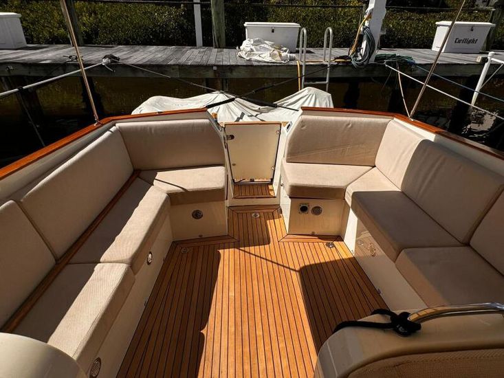 2010 Back Cove gentlemans motor yacht