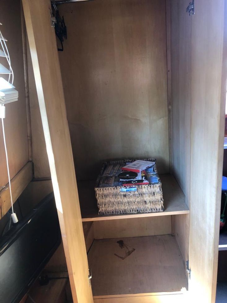 57ft x 10ft Wide Beam houseboat