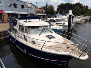 2005 Nimbus 340 Commander